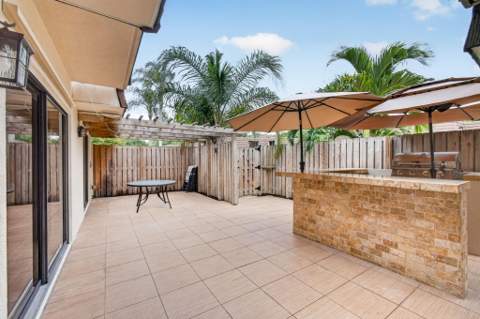 2003 20th Lane, Palm Beach Gardens FL - photo 9 of 52