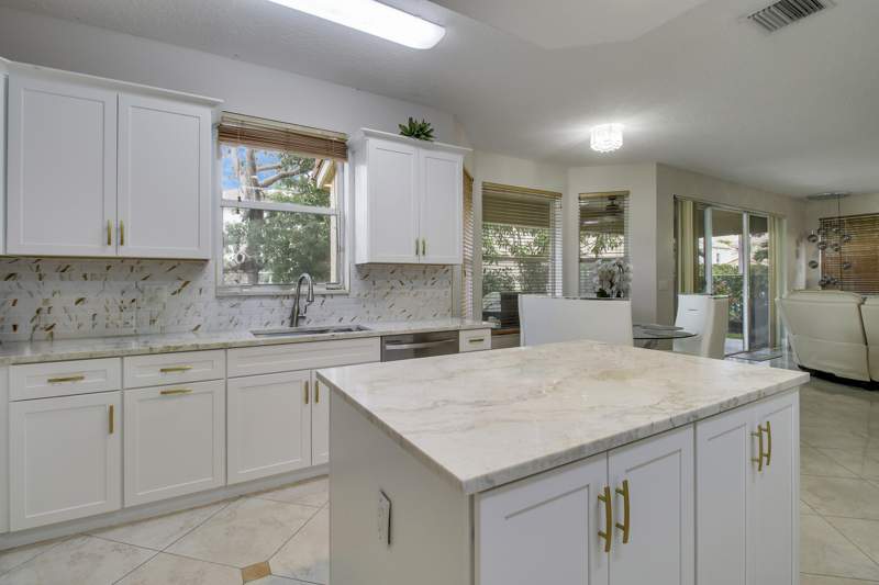 5 bedroom Single Family Residence at 2174 Balsan Way, Olympia 1, Wellington — photo 2