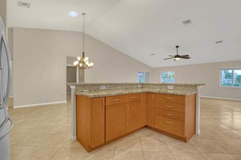 5289 Crystal Anne Drive, West Palm Beach FL - photo 21 of 60