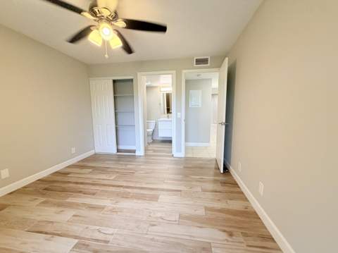 907 Meadows Circle, Boynton Beach FL - photo 7 of 17