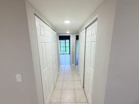 907 Meadows Circle, Boynton Beach FL - photo 6 of 17