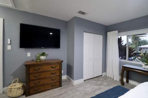 2208 NE 19th Avenue, Wilton Manors FL - photo 18 of 60