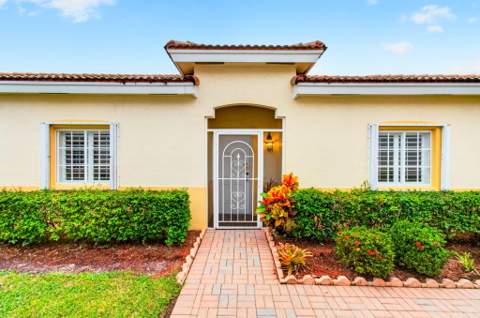 2340 Windjammer Way, West Palm Beach FL - photo 8 of 84