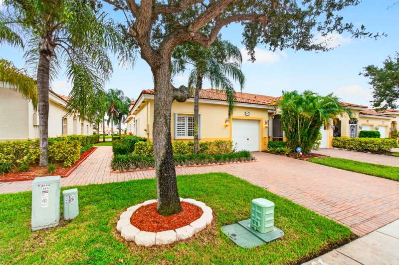3 bedroom Villa at 2340 Windjammer Way, Baywinds Pod H, West Palm Beach — photo 2