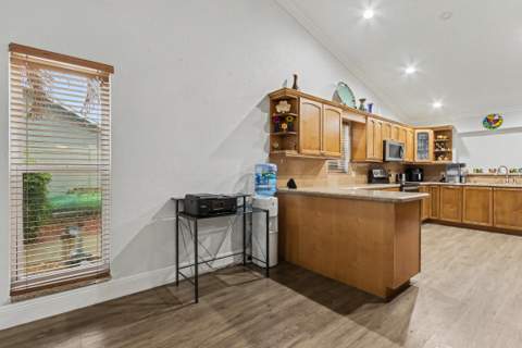 10150 NW 22nd Court, Pembroke Pines FL - photo 13 of 68
