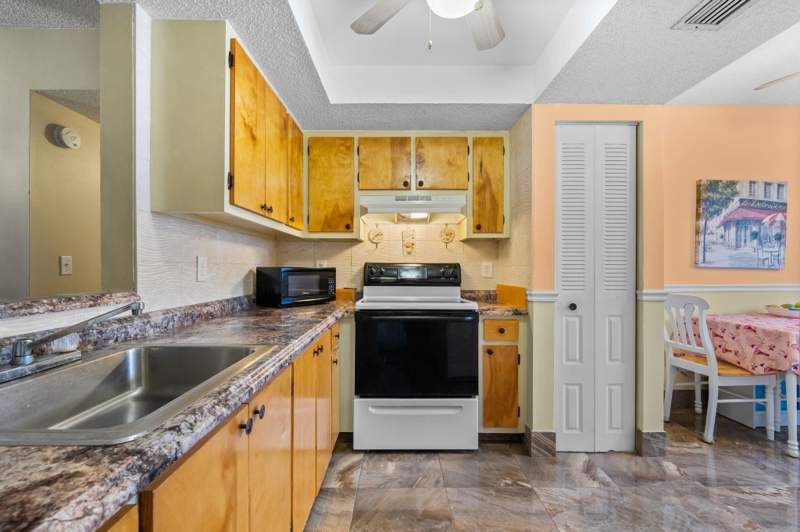 2 bedroom Condominium at 10 Willowbrook Lane #108, Villages Of Oriole Abbey Condo, Delray Beach — photo 4