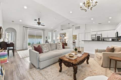 7852 NW 77th Avenue, Tamarac FL - photo 6 of 49