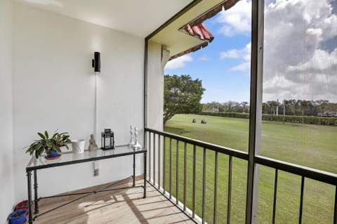 9820 S Hollybrook Lake Drive #306, Pembroke Pines FL - photo 18 of 23