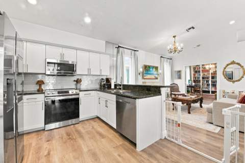 7852 NW 77th Avenue, Tamarac FL - photo 18 of 49