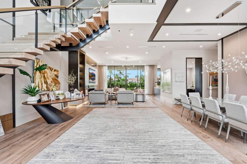 5 bedroom Single Family Residence at 1371 Royal Palm Way, Royal Palm Yacht & Country Club, Boca Raton — photo 3