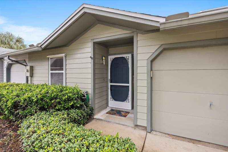 2 bedroom Villa at 663 NE Wax Myrtle Way, Holly Creek, Jensen Beach — photo 2