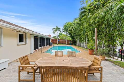 6866 Paul Mar Drive, Lake Worth FL - photo 7 of 32