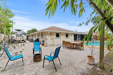 6866 Paul Mar Drive, Lake Worth FL - photo 8 of 32
