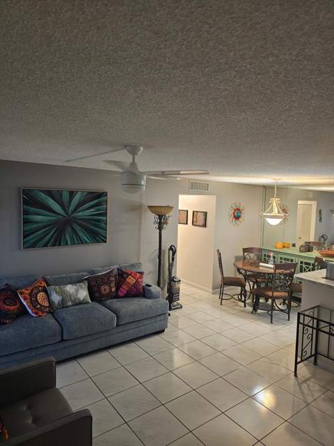 9919 N Belfort Circle #105, Tamarac FL - photo 9 of 19