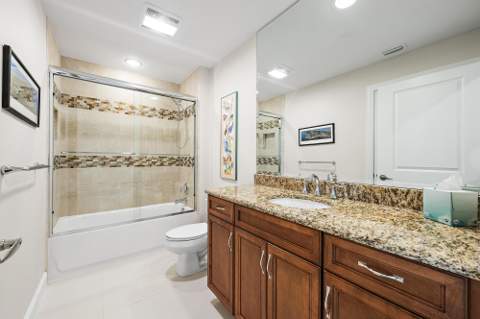 844 Bay Colony Drive, Juno Beach FL - photo 15 of 35