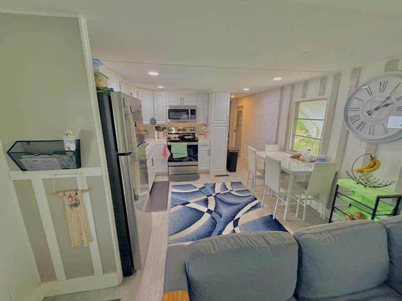 2 bedroom Mobile Home at 14624 Glenview Drive, Highland Trailer Park, Delray Beach — photo 3