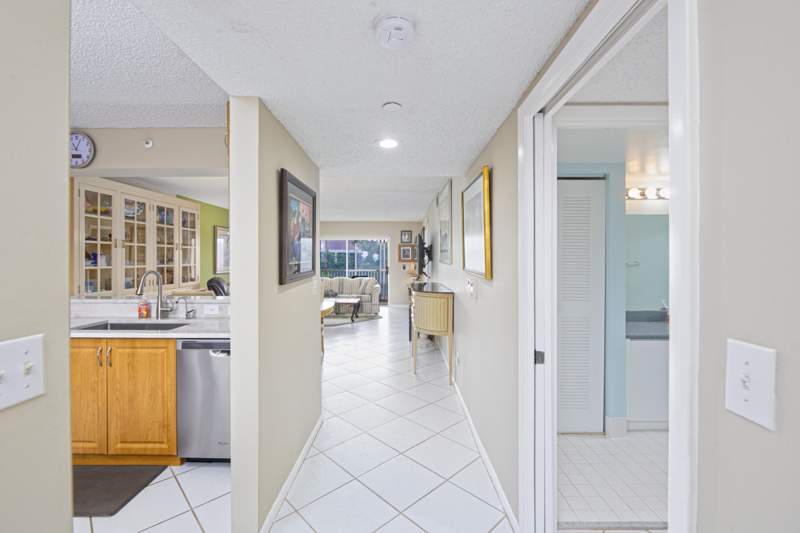 2 bedroom Condominium at 9511 Weldon Circle #G416, Weldon Condominium G, Tamarac — photo 5
