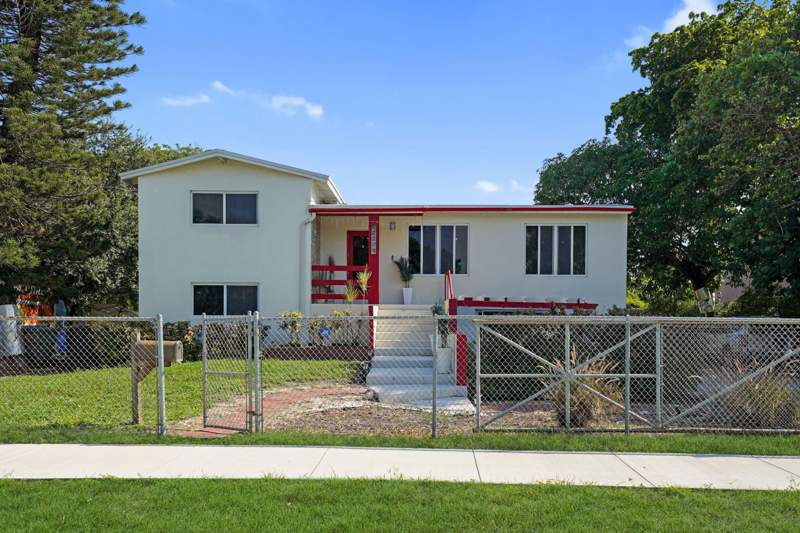 4 bedroom Single Family Residence at 220 NW 42nd Street, Prospect Gardens, Oakland Park — photo 4