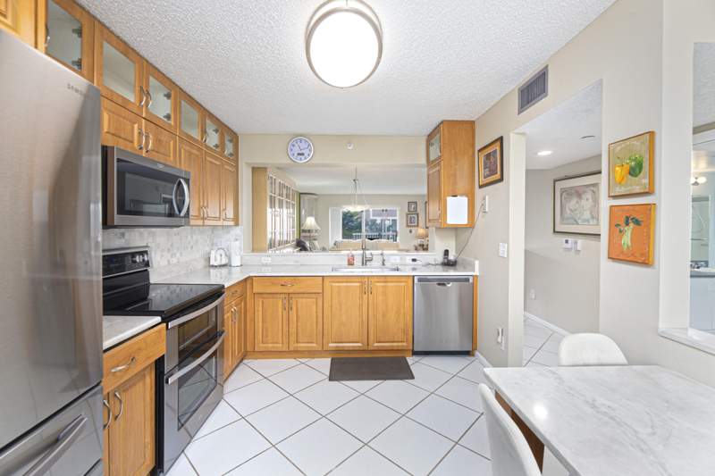 2 bedroom Condominium at 9511 Weldon Circle #G416, Weldon Condominium G, Tamarac — photo 4