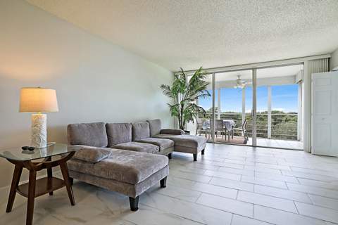 575 Oaks Lane #703, Pompano Beach FL - photo 12 of 40
