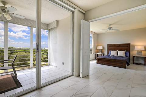 575 Oaks Lane #703, Pompano Beach FL - photo 24 of 40