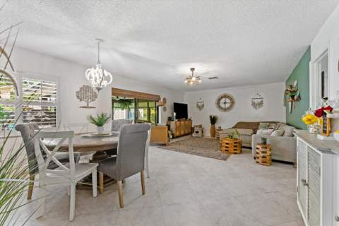 819 NW 25th Avenue, Delray Beach FL - photo 15 of 43