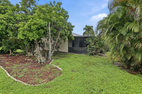 8501 Blue Cypress Drive, Lake Worth FL - photo 24 of 26
