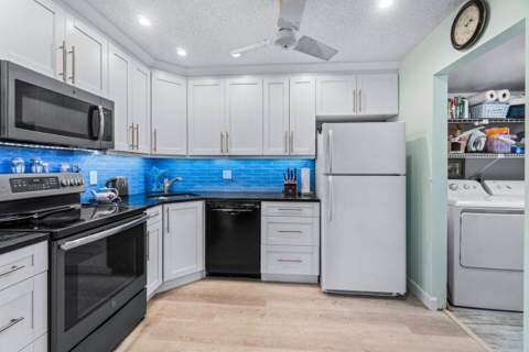 414 Pine Glen Lane #D-2, Greenacres FL - photo 6 of 27