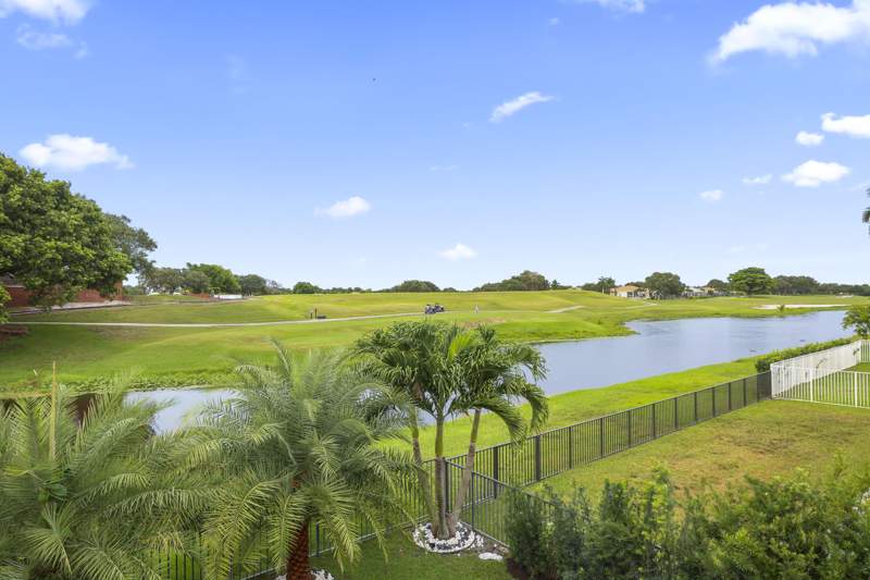 5 bedroom Single Family Residence at 12253 Glenmore Drive, Eagle Creek, Coral Springs — photo 2