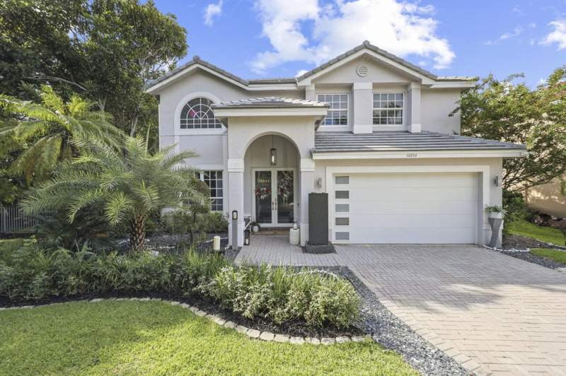 5 bedroom Single Family Residence at 12253 Glenmore Drive, Eagle Creek, Coral Springs — photo 3