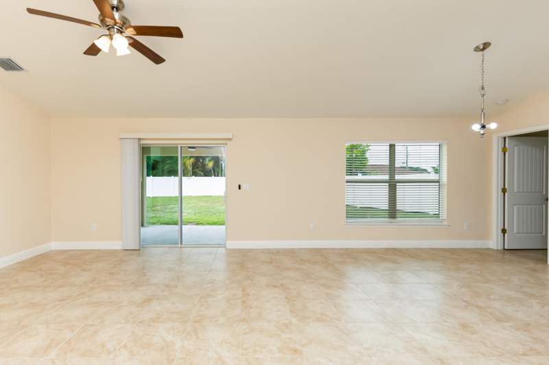 4 bedroom Single Family Residence at 3874 SW McCrory Street, Port St Lucie Section 33, Port St. Lucie — photo 4