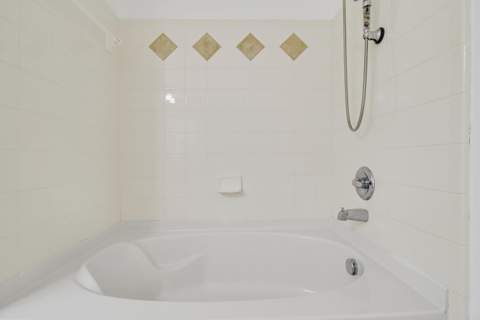 4308 Myrtlewood Circle, Palm Beach Gardens FL - photo 10 of 32