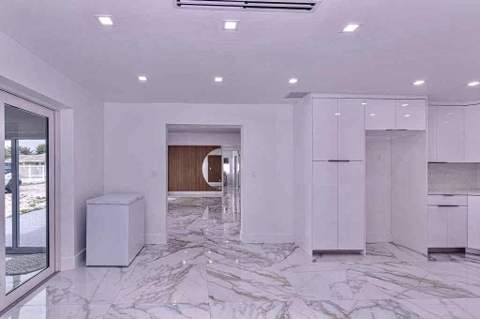 696 Arlington Drive, West Palm Beach FL - photo 16 of 43
