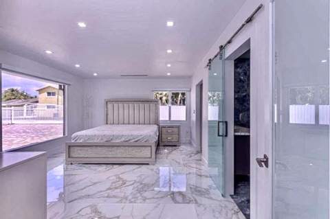 696 Arlington Drive, West Palm Beach FL - photo 17 of 43