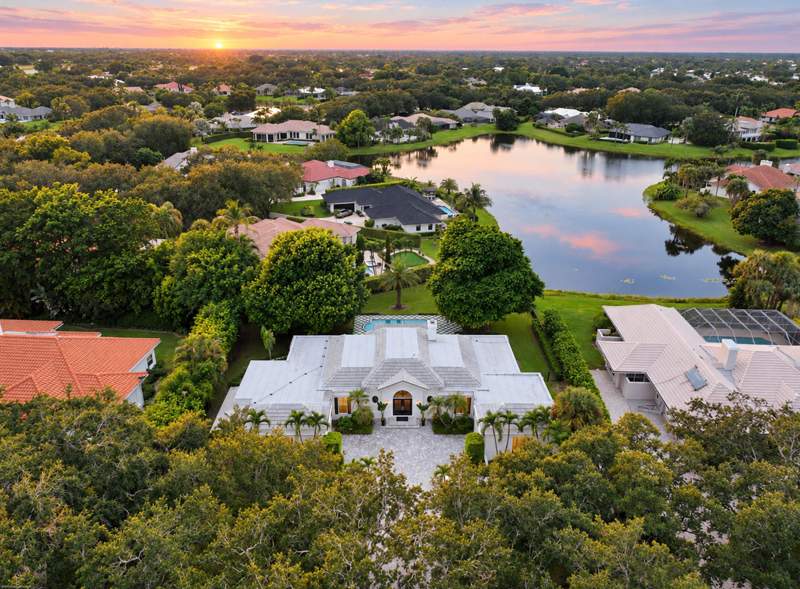 5 bedroom Single Family Residence at 18397 SE Heritage Drive, Heritage Oaks, Jupiter — photo 2