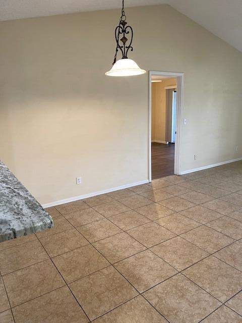 1201 SE Parkview Place #G11, Stuart FL - photo 11 of 28