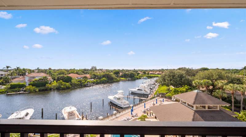 2 bedroom Condominium at 16910 Bay Street #E501, Anchorage East At Jonathans Landing Condo, Jupiter — photo 5