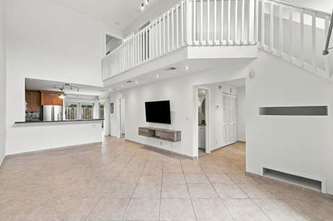 341 City View Drive, Fort Lauderdale FL - photo 7 of 40