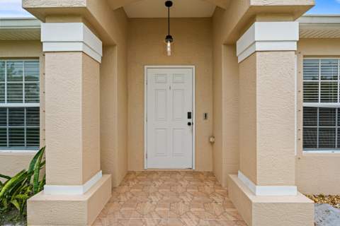 516 SE Crosspoint Drive, Port St. Lucie FL - photo 6 of 60