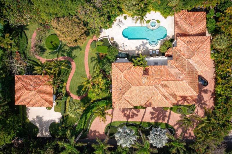 8 bedroom Single Family Residence at 5 Via Sunny, Primavera Estates (Lake Front), Palm Beach — photo 2