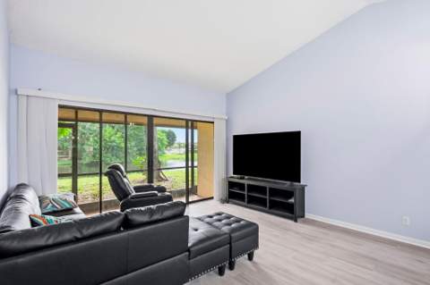 22 Via De Casas Sur #102, Boynton Beach FL - photo 6 of 44