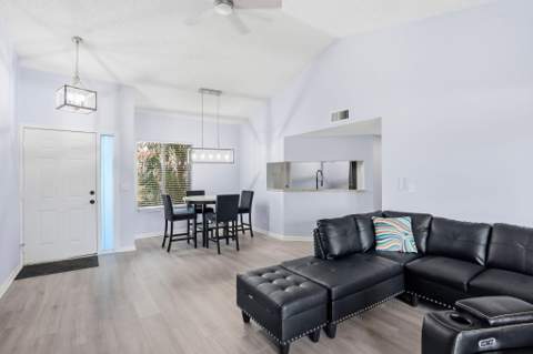 22 Via De Casas Sur #102, Boynton Beach FL - photo 8 of 44