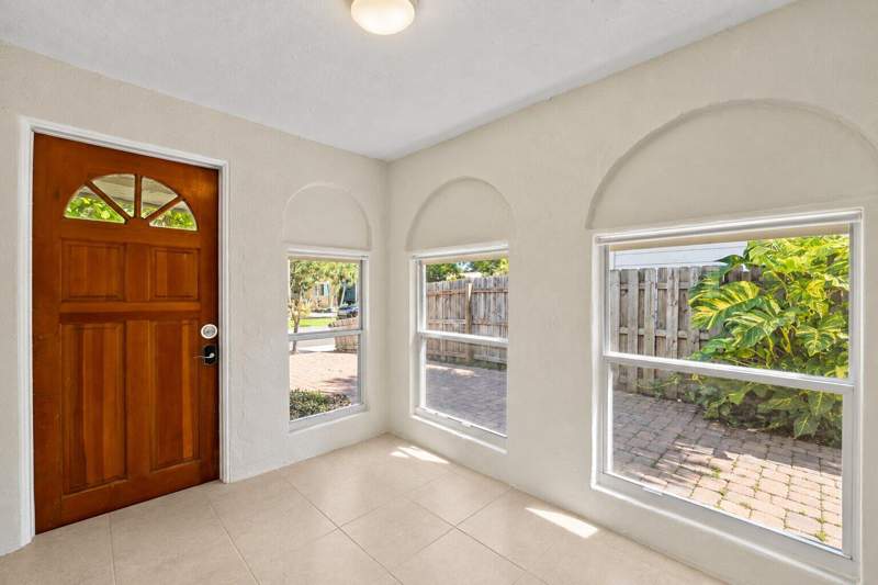 4 bedroom Single Family Residence at 830 Valley Forge Road, Hillside Park, West Palm Beach — photo 3