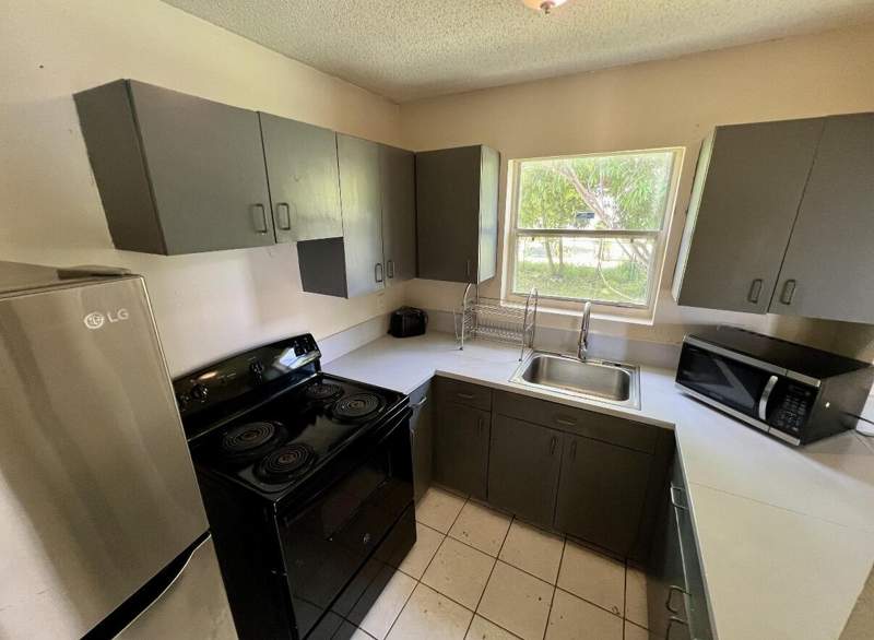 3 bedroom Single Family Residence at 802 SW 5th Avenue, Rosemont Park Delray, Delray Beach — photo 5