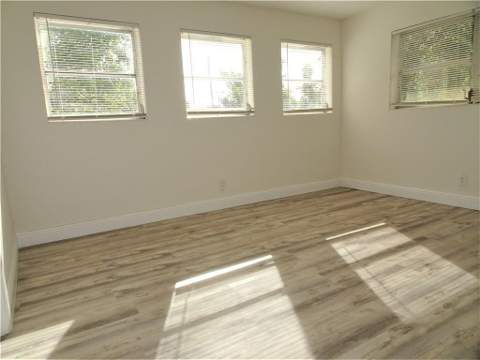 2230 Avenue H, Riviera Beach FL - photo 11 of 27