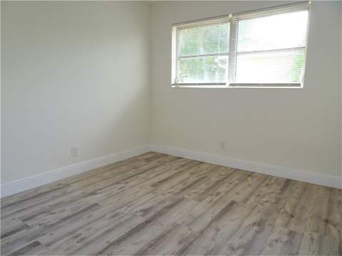 2230 Avenue H, Riviera Beach FL - photo 15 of 27