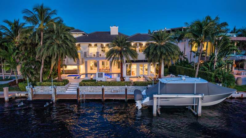 5 bedroom Single Family Residence at 2307 N Riverside Drive, Hillsboro Shores Sec B, Pompano Beach — photo 2