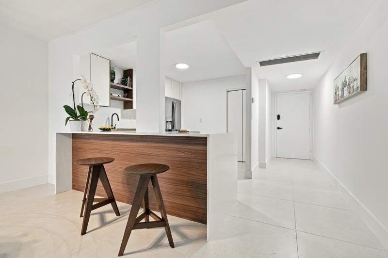 2 bedroom Condominium at 3140 S Ocean Drive #610, Parker Tower Condo, Hallandale Beach — photo 2