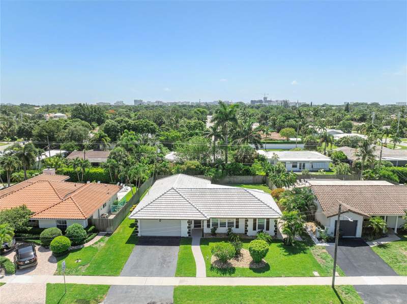 4 bedroom Single Family Residence at 400 SW 9th Avenue, Boca Raton Square Unit 1, Boca Raton — photo 3