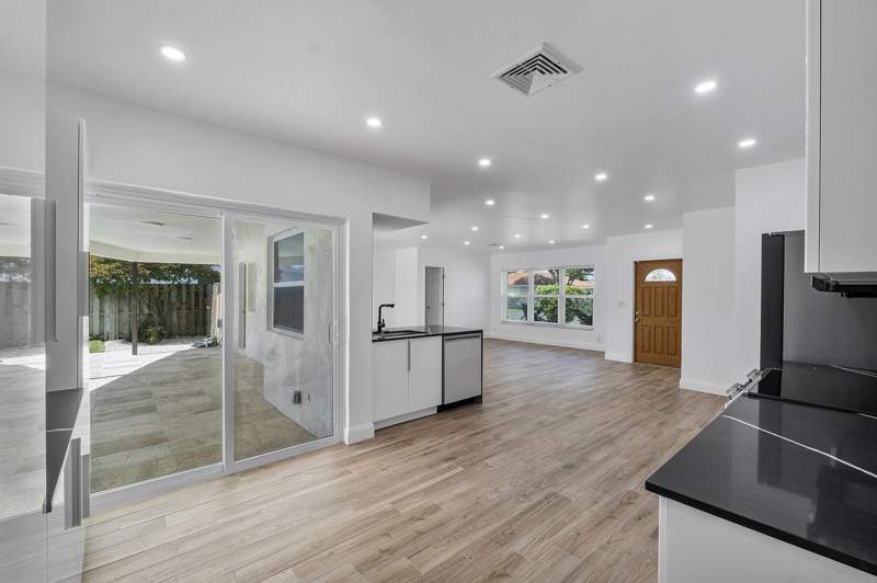 4 bedroom Single Family Residence at 400 SW 9th Avenue, Boca Raton Square Unit 1, Boca Raton — photo 5